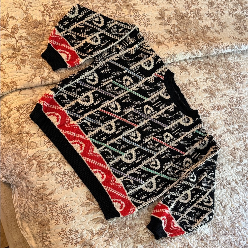 Vintage Black and Red Patterned Sweater - Small?